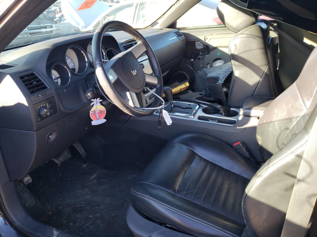Photo 5 from auction – 2009 DODGE CHALLENGER with VIN 2B3LJ44V29H526924