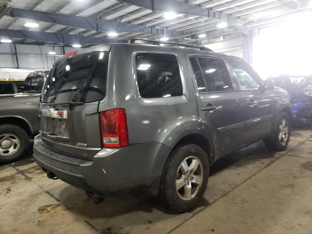 Photo 4 from auction – 2011 HONDA PILOT EXL with VIN 5FNYF4H59BB090973