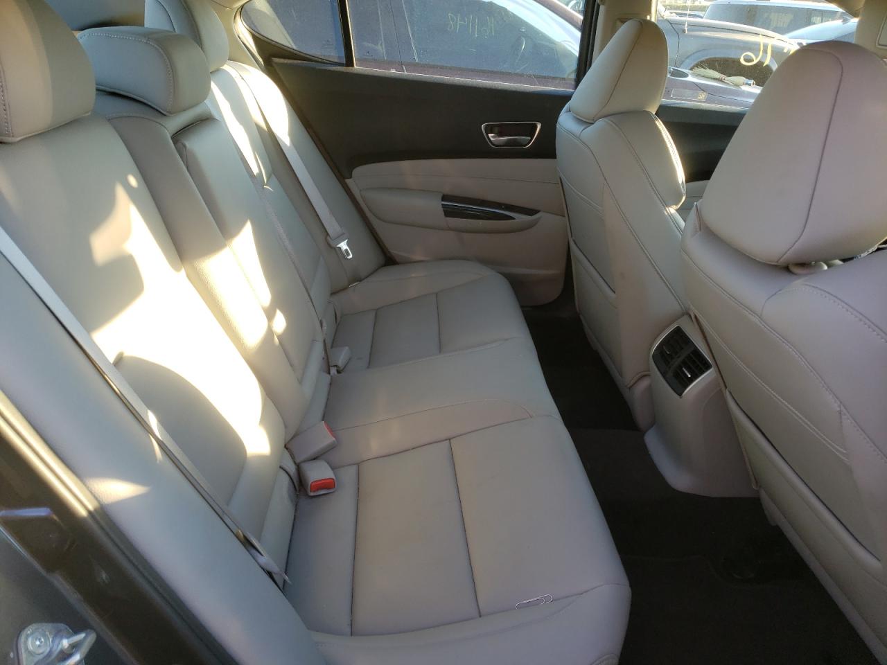 Photo 6 from auction – 2018 ACURA TLX with VIN 19UUB2F33JA011287