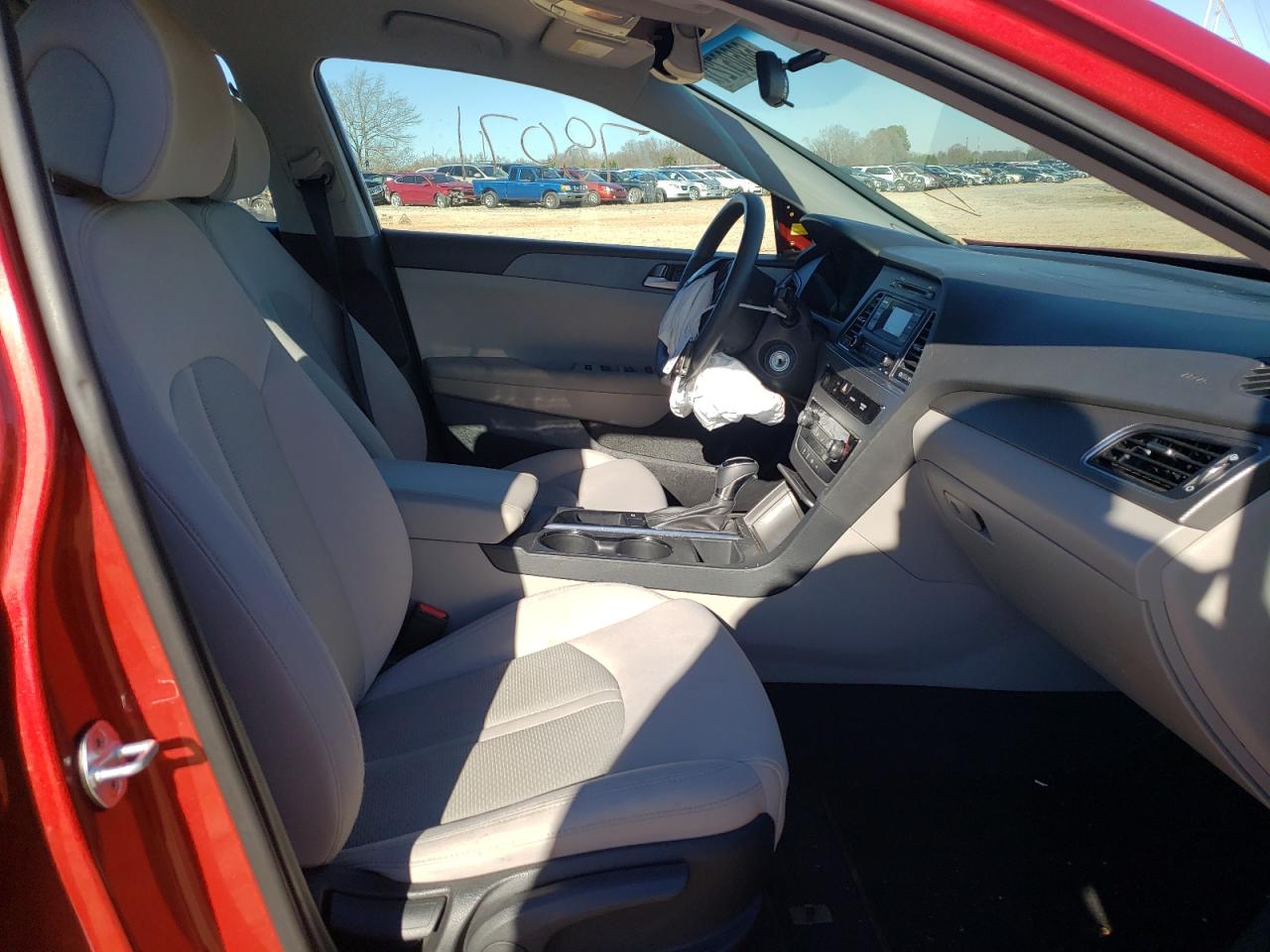 Photo 5 from auction – 2017 HYUNDAI SONATA SE with VIN 5NPE24AF7HH565077