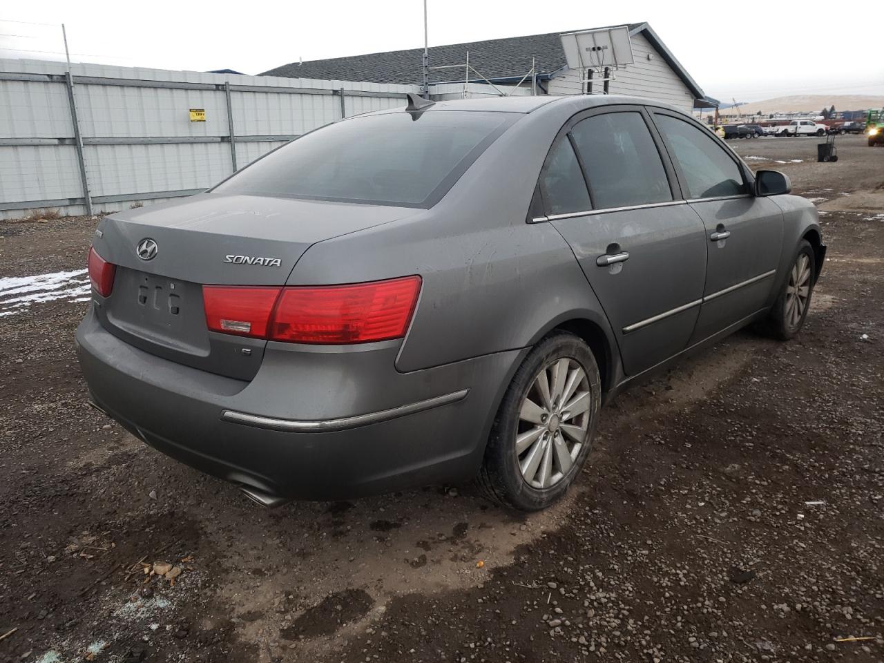 Photo 4 from auction – 2009 HYUNDAI SONATA SE with VIN 5NPEU46F39H448097