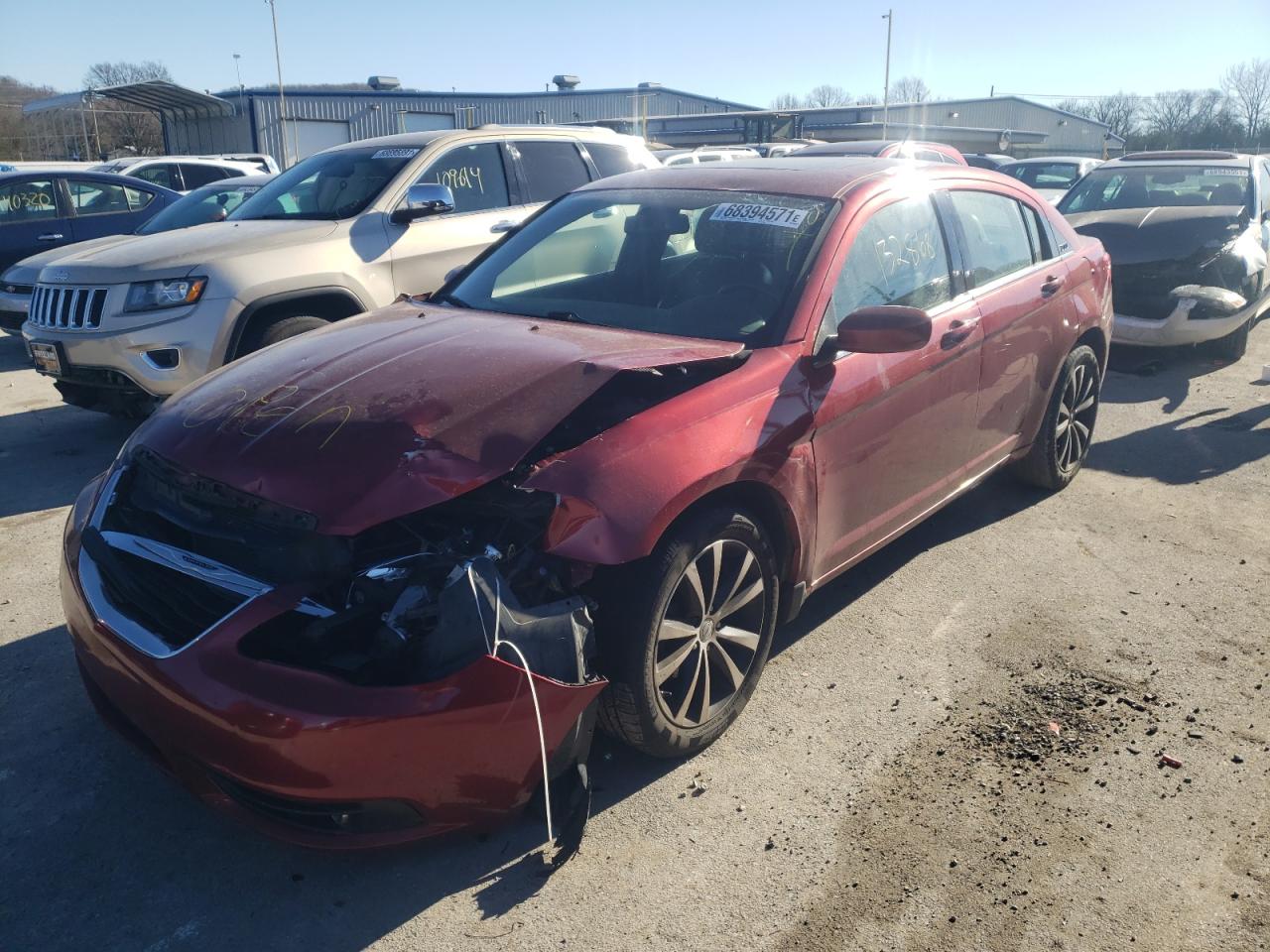 Photo 2 from auction – 2013 CHRYSLER 200 LIMITE with VIN 1C3CCBCGXDN570559