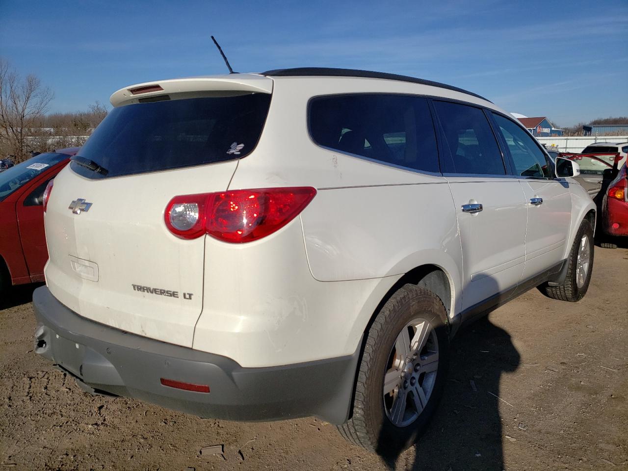 Photo 4 from auction – 2011 CHEVROLET TRAVERSE L with VIN 1GNKRGED3BJ317469