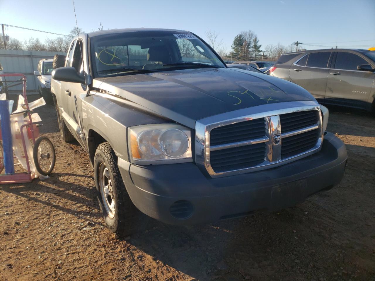 DODGE DAKOTA ST 2005 with VIN 1D7HW22K35S267209 - Photo from auction
