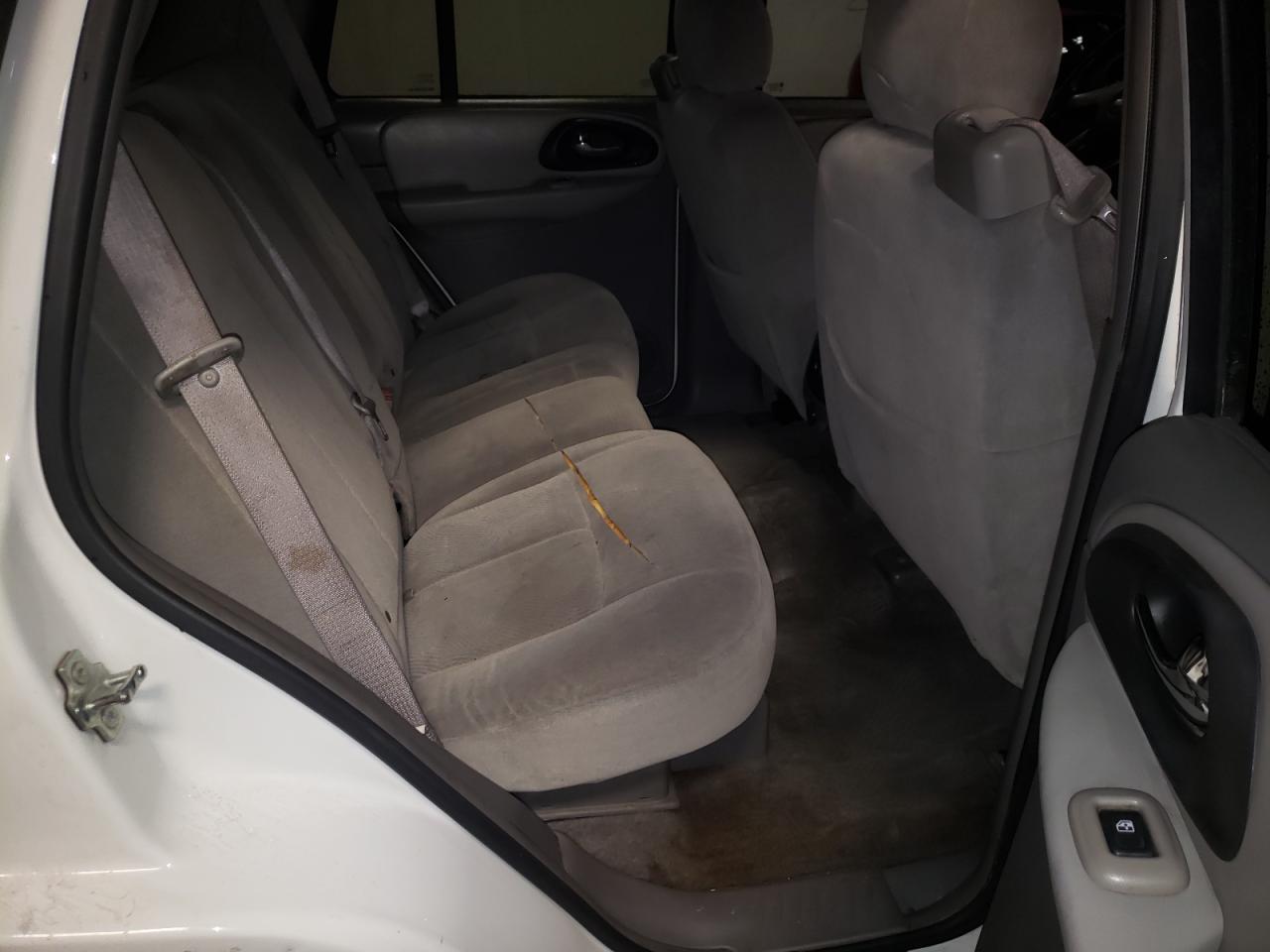 Photo 6 from auction – 2005 CHEVROLET TRAILBLAZE with VIN 1GNDS13S052123282