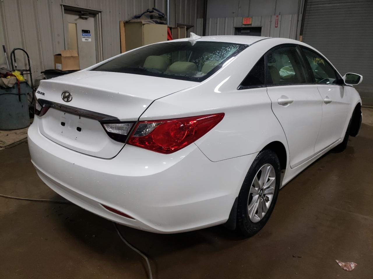 Photo 4 from auction – 2012 HYUNDAI SONATA with VIN 5NPEB4AC6CH459508