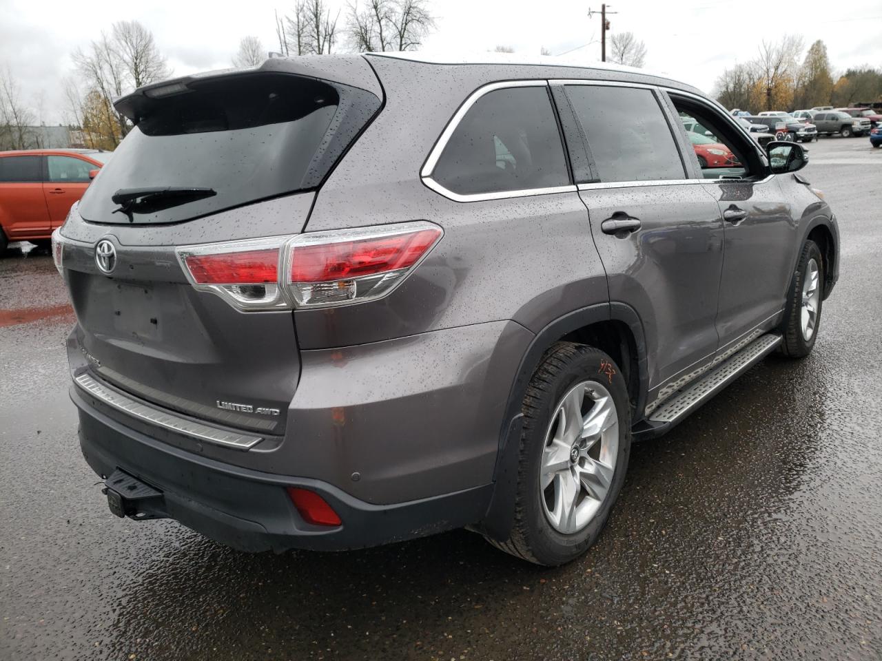 Photo 4 from auction – 2016 TOYOTA HIGHLANDER with VIN 5TDDKRFH4GS342099