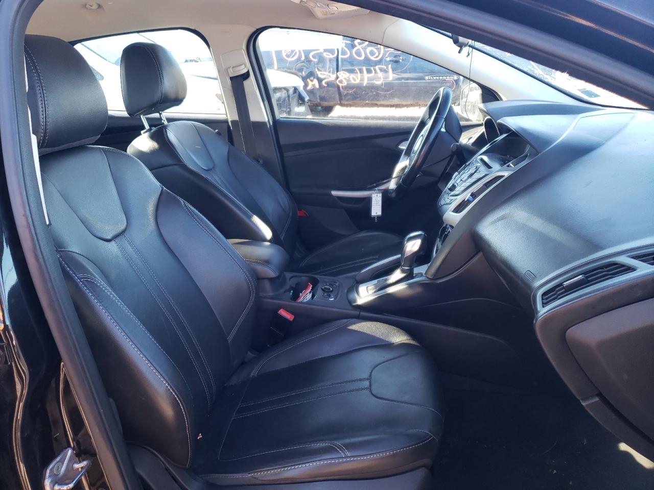 Foto 5 de la subasta – 2013 FORD FOCUS SE con VIN 1FADP3F21DL103283