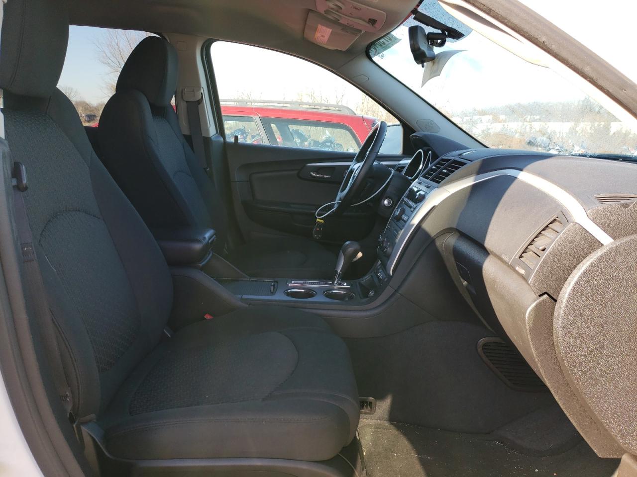 Photo 5 from auction – 2011 CHEVROLET TRAVERSE L with VIN 1GNKRGED3BJ317469
