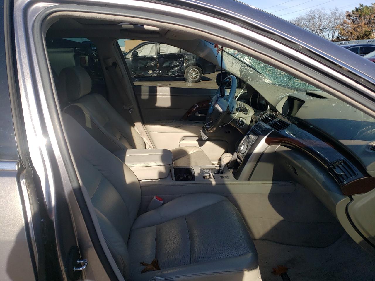Photo 5 from auction – 2005 ACURA RL with VIN JH4KB16505C007286