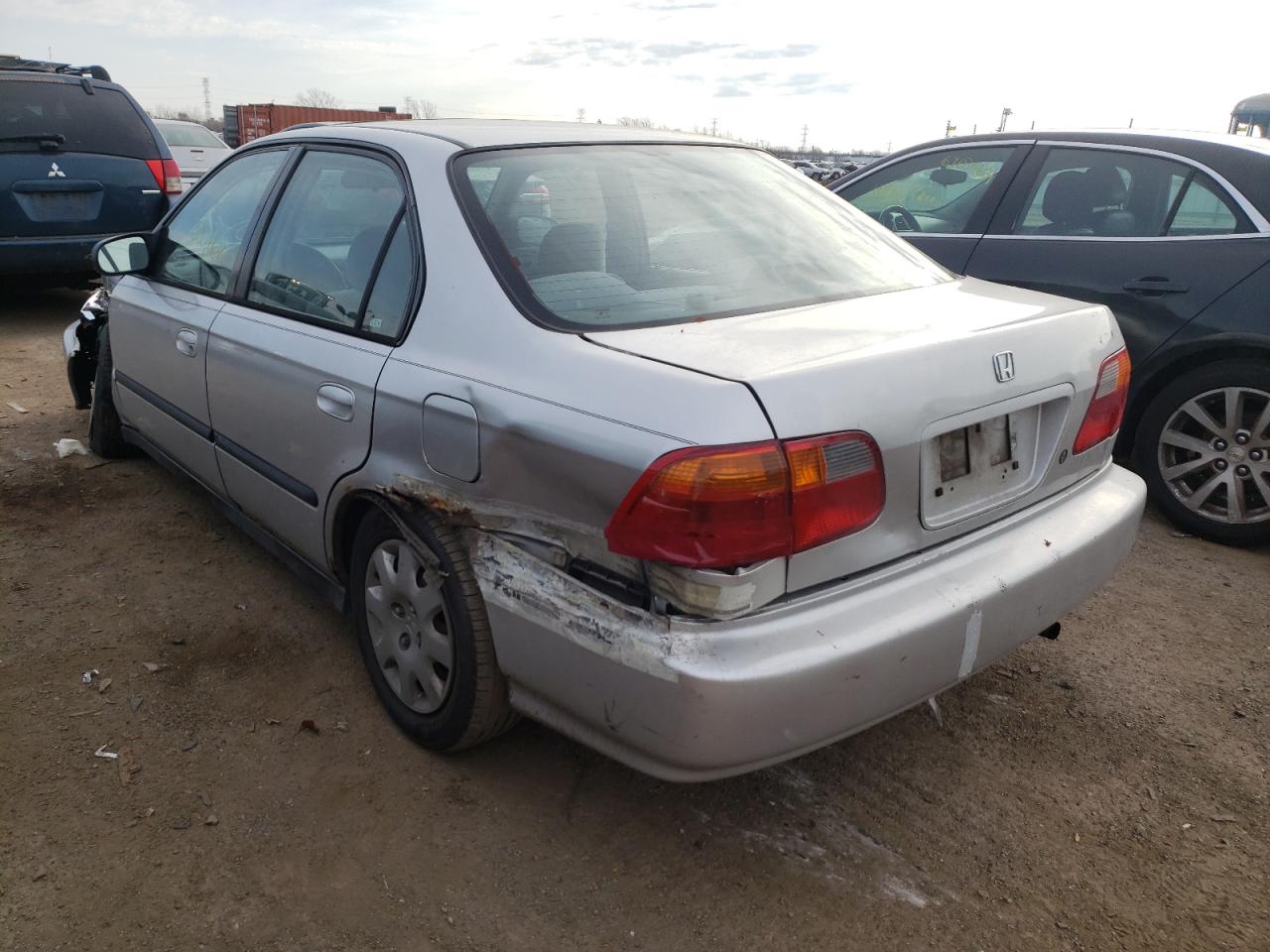 Photo 3 from auction – 2000 HONDA CIVIC BASE with VIN 2HGEJ6618YH579060