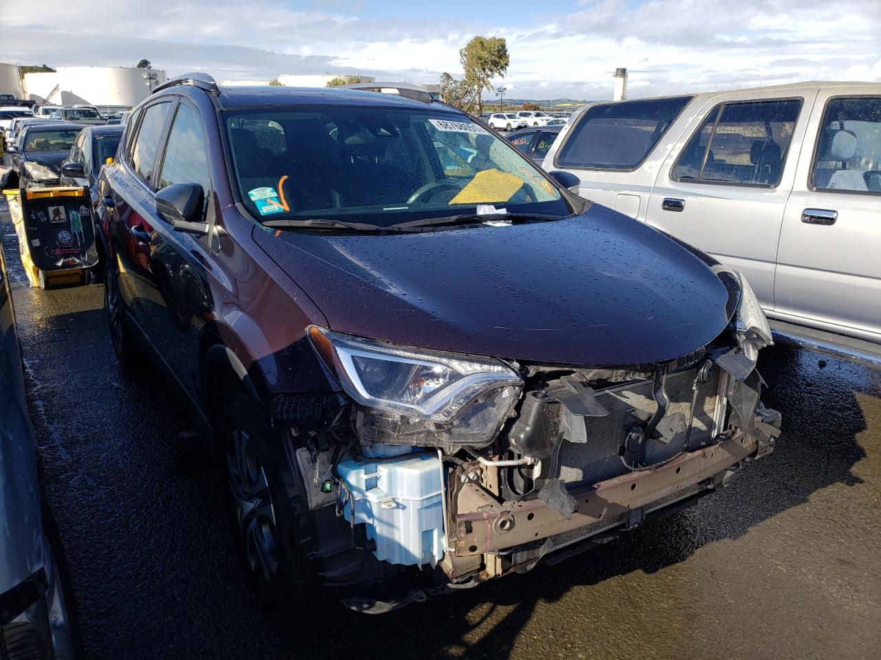 صورة رقم 1 من المزاد - 2017 TOYOTA RAV4 LE مع VIN 2T3BFREV3HW640694