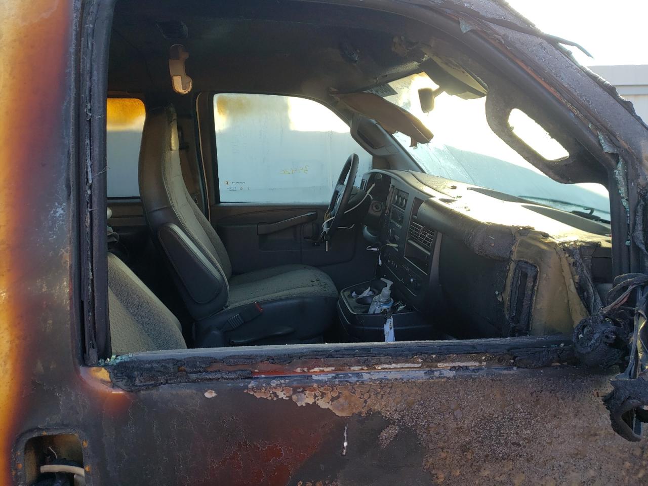 Photo 5 from auction – 2019 CHEVROLET EXPRESS G3 with VIN 1GAZGPFG9K1209436