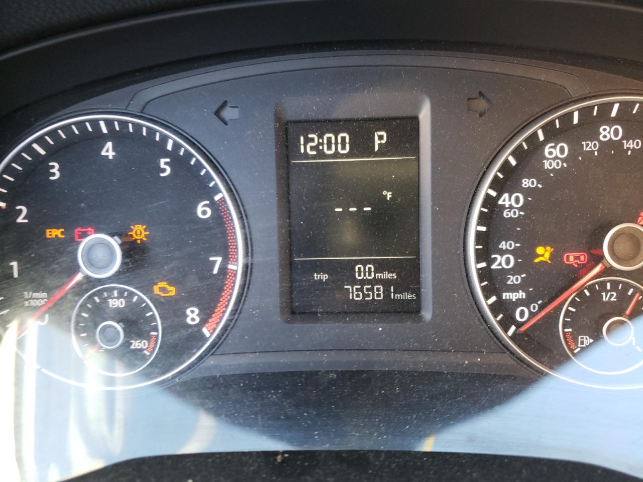 Photo 8 from auction – 2014 VOLKSWAGEN PASSAT S with VIN 1VWAP7A38EC023742