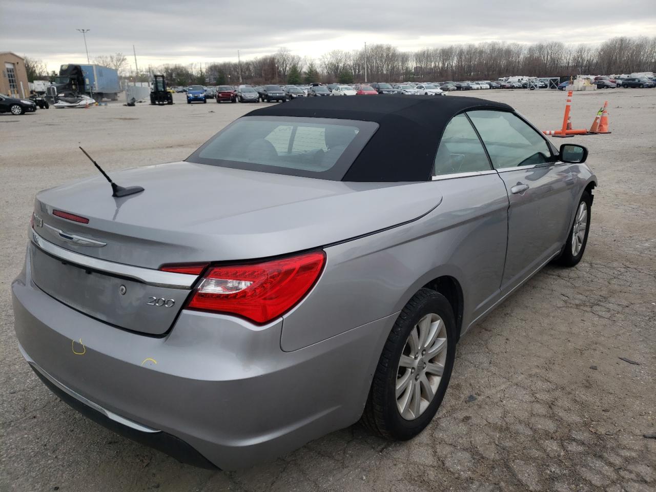Photo 4 from auction – 2013 CHRYSLER 200 TOURIN with VIN 1C3BCBEB0DN511923
