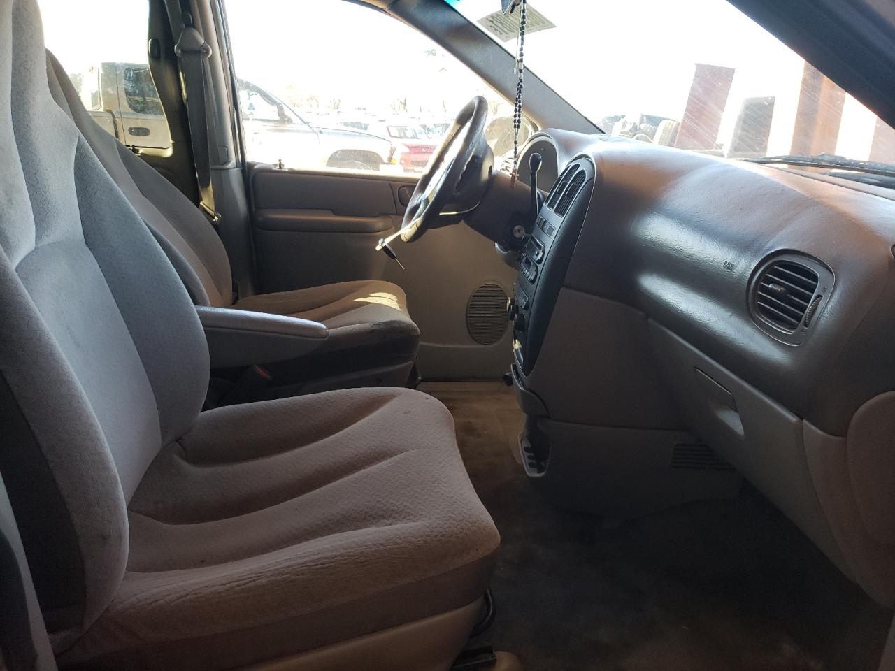 Photo 5 from auction – 2003 DODGE CARAVAN SE with VIN 1D4GP25R53B256739
