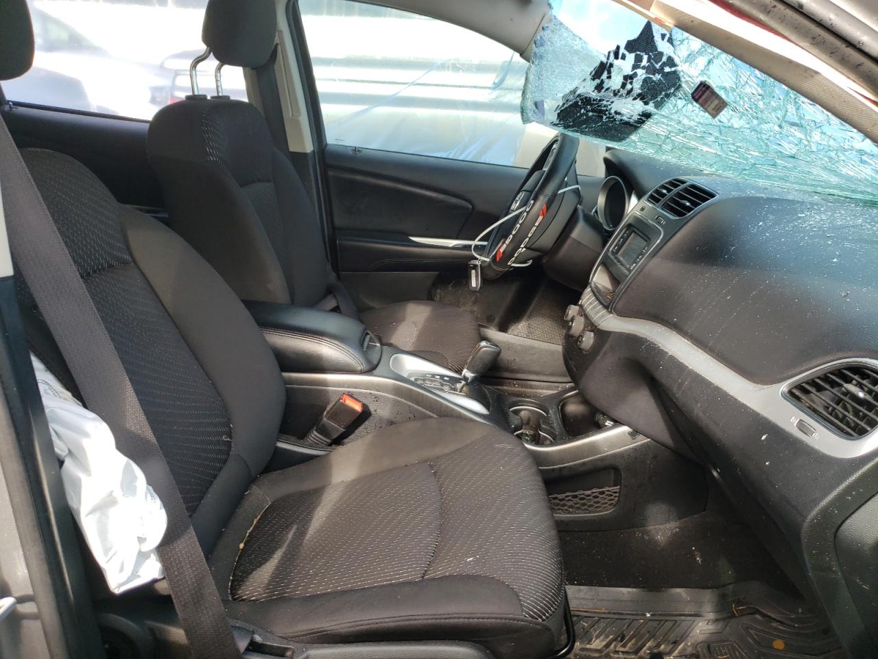 Photo 5 from auction – 2016 DODGE JOURNEY SE with VIN 3C4PDCAB9GT238155