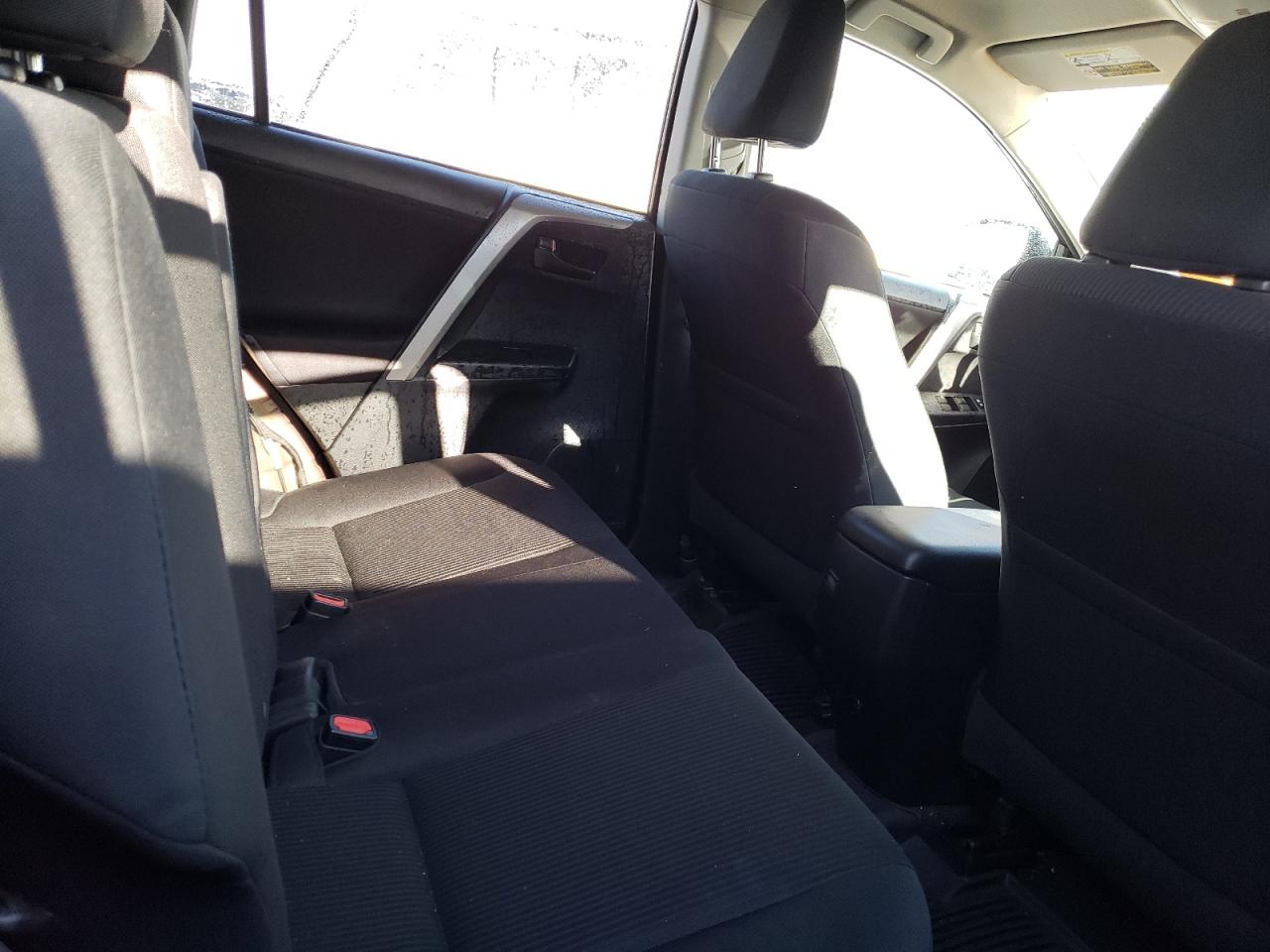 Photo 6 from auction – 2017 TOYOTA RAV4 LE with VIN 2T3BFREV3HW640694