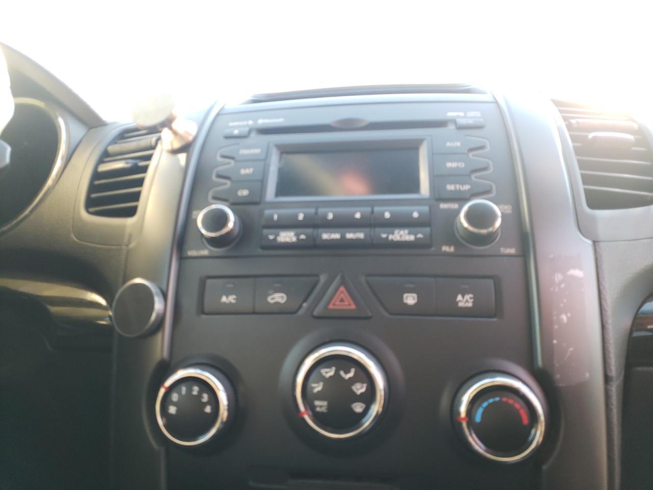 Photo 9 from auction – 2011 KIA SORENTO BA with VIN 5XYKT4A22BG142936