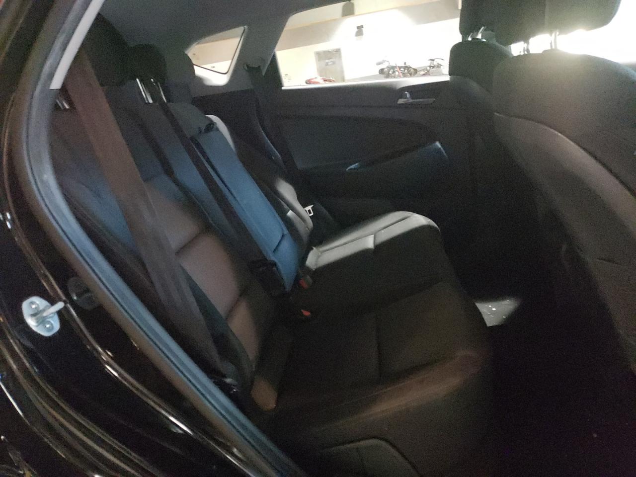 Photo 6 from auction – 2016 HYUNDAI TUCSON LIM with VIN KM8J33A46GU255099