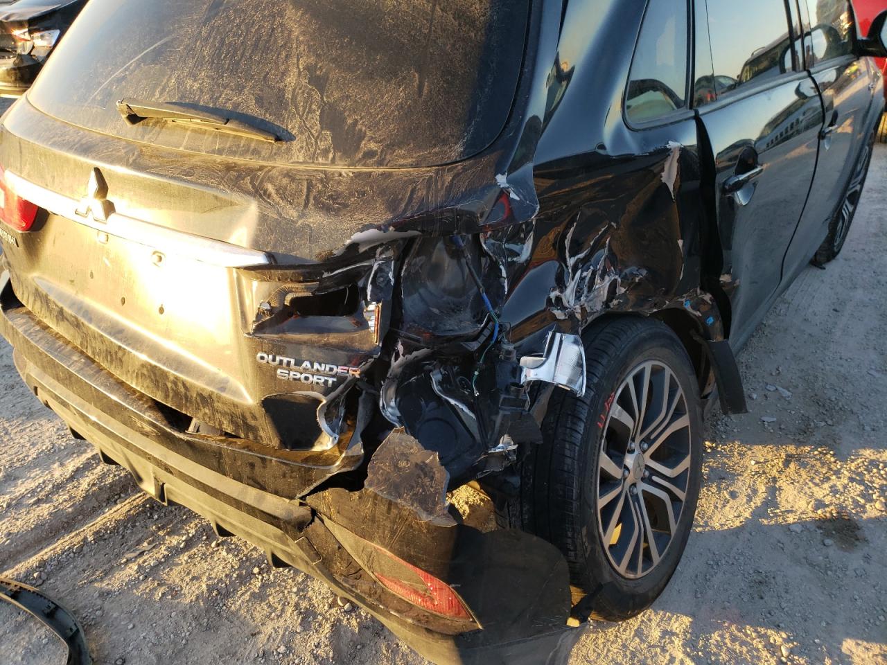 Photo 9 from auction – 2018 MITSUBISHI OUTLANDER with VIN JA4AP3AU1JU019079