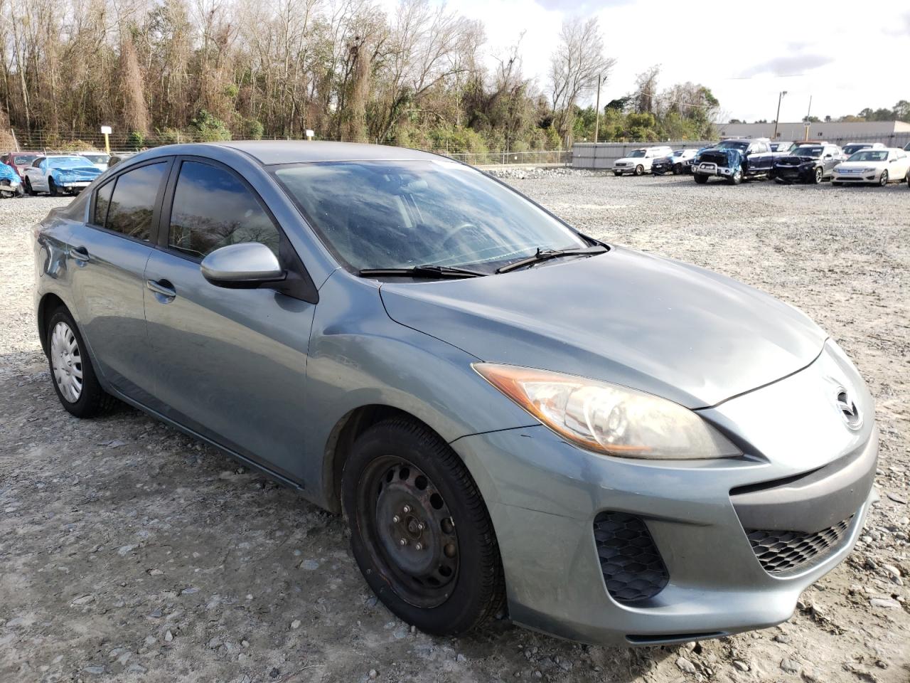 MAZDA 3 I 2012 with VIN JM1BL1UF1C1525880 - Photo from auction