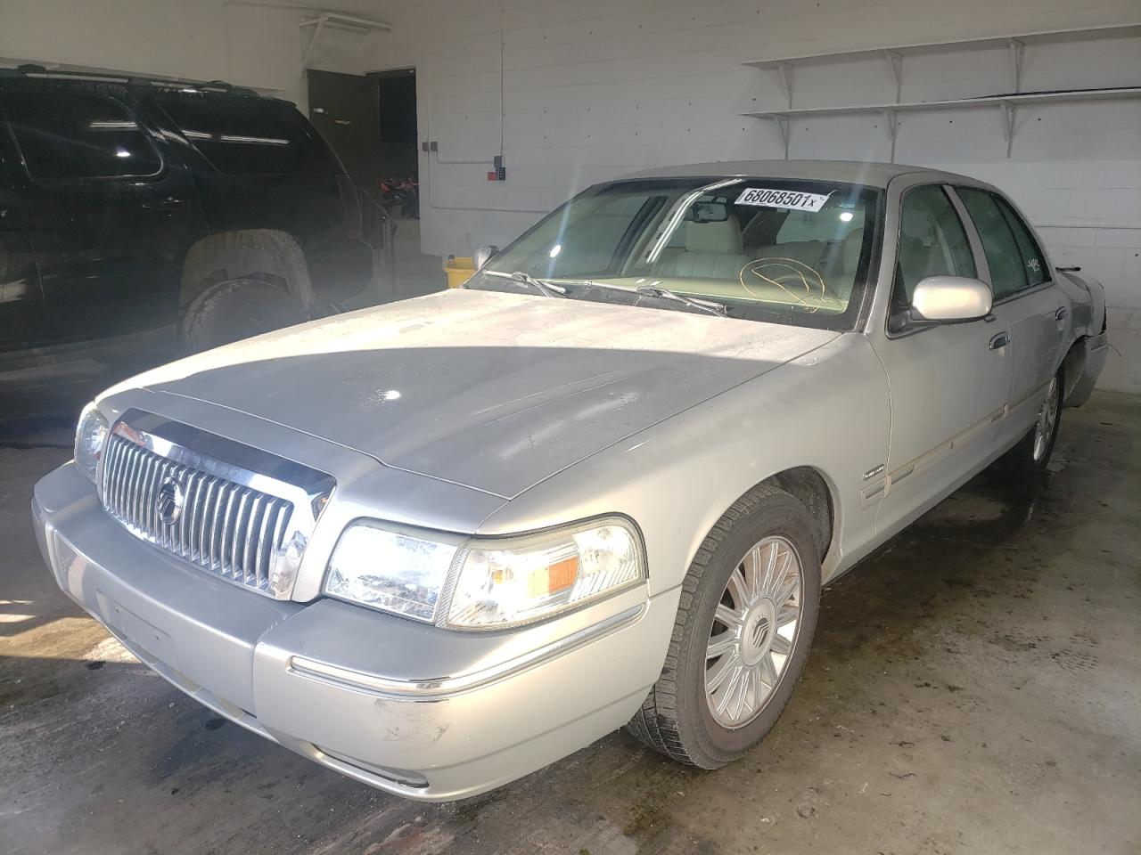 Photo 2 from auction – 2010 MERCURY GRAND MARQ with VIN 2MEBM7FV7AX602596