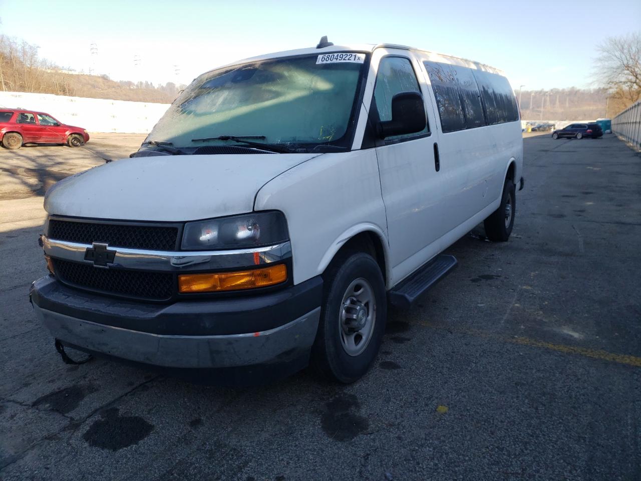 Photo 2 from auction – 2019 CHEVROLET EXPRESS G3 with VIN 1GAZGPFG9K1209436