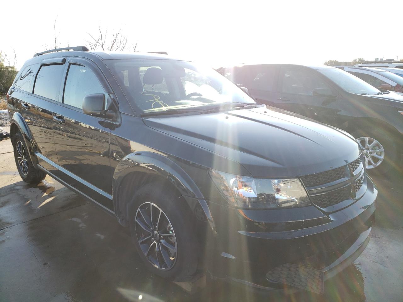 DODGE JOURNEY SE 2018 with VIN 3C4PDCAB2JT444411 - Photo from auction