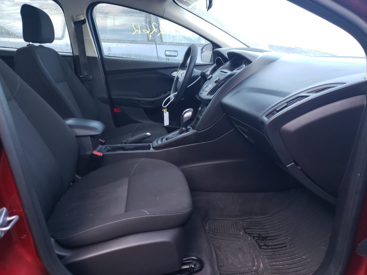 Photo 5 from auction – 2016 FORD FOCUS SE with VIN 1FADP3F22GL399788