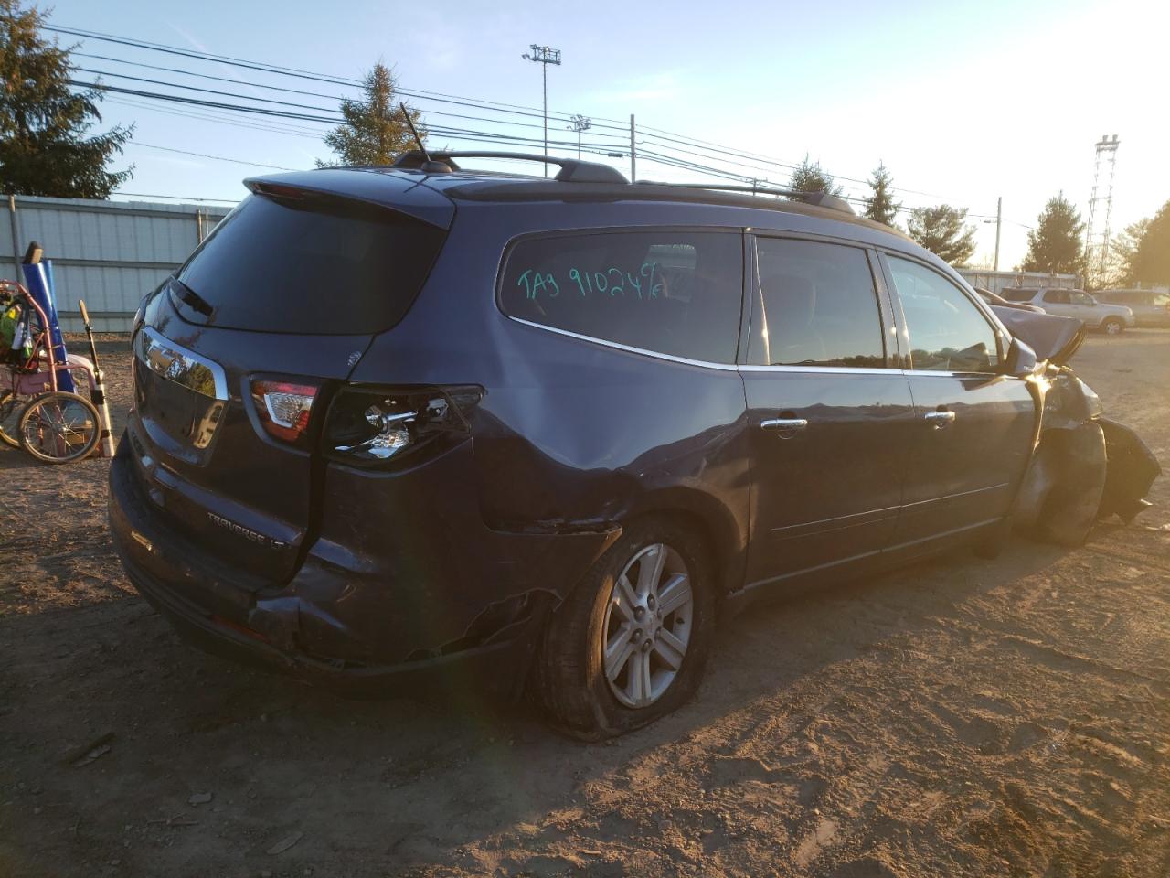 Photo 4 from auction – 2014 CHEVROLET TRAVERSE L with VIN 1GNKRGKD2EJ126103