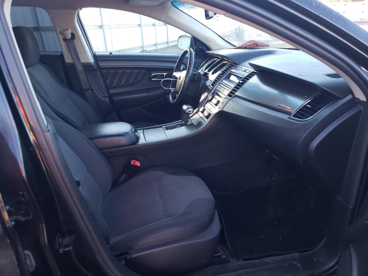 Photo 5 from auction – 2011 FORD TAURUS SEL with VIN 1FAHP2EW5BG169289