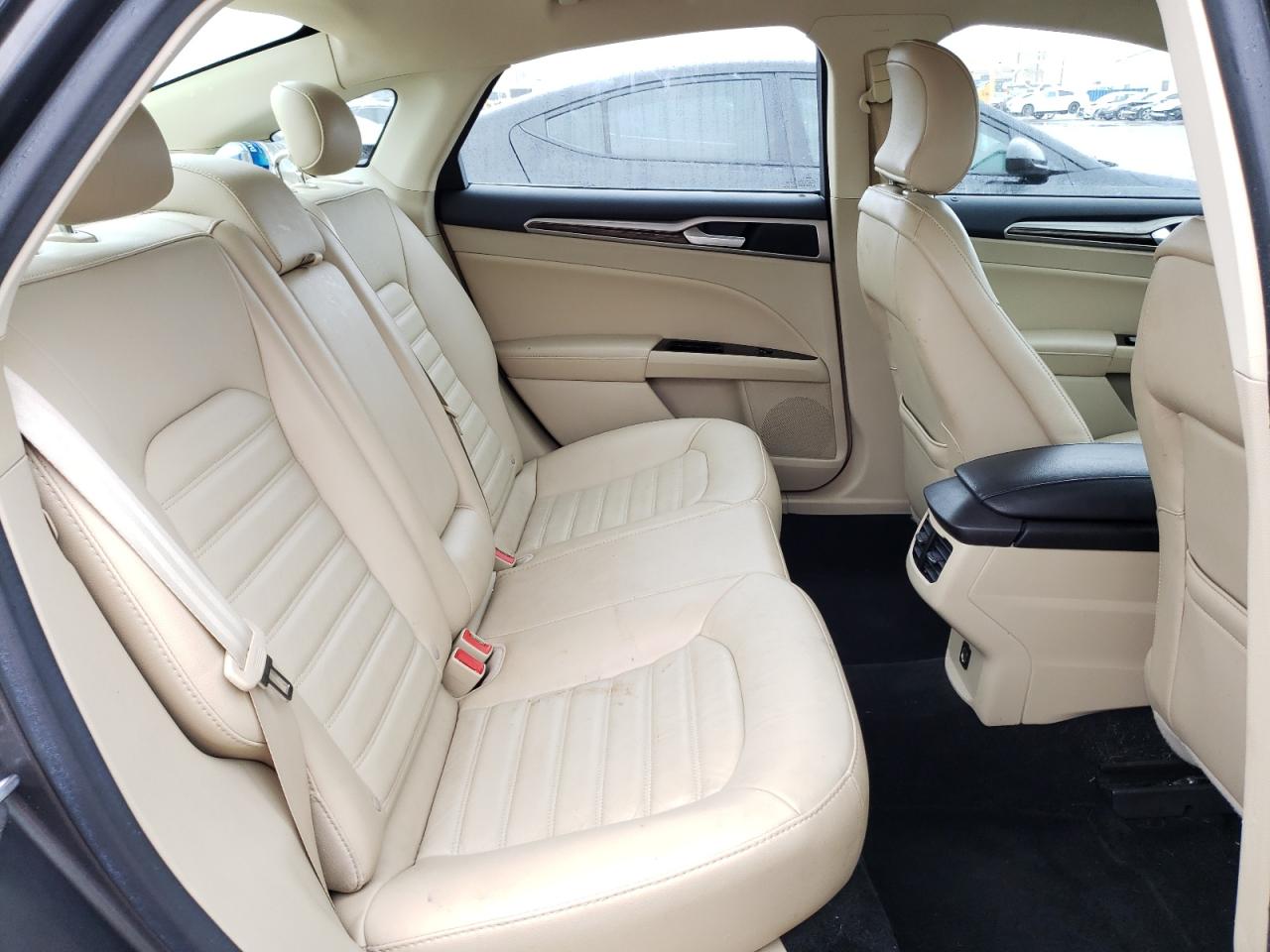 Photo 6 from auction – 2016 FORD FUSION SE with VIN 3FA6P0H94GR395938