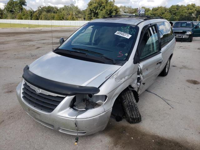 Photo 2 from auction – 2007 CHRYSLER TOWN & COU with VIN 2A4GP44RX7R108937