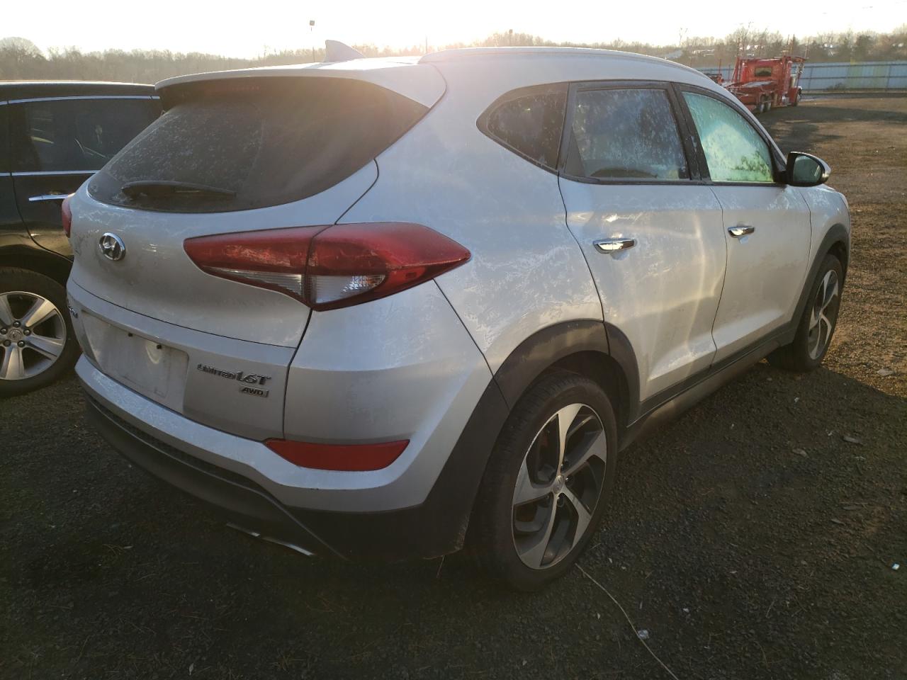 Photo 4 from auction – 2016 HYUNDAI TUCSON LIM with VIN KM8J3CA28GU169565