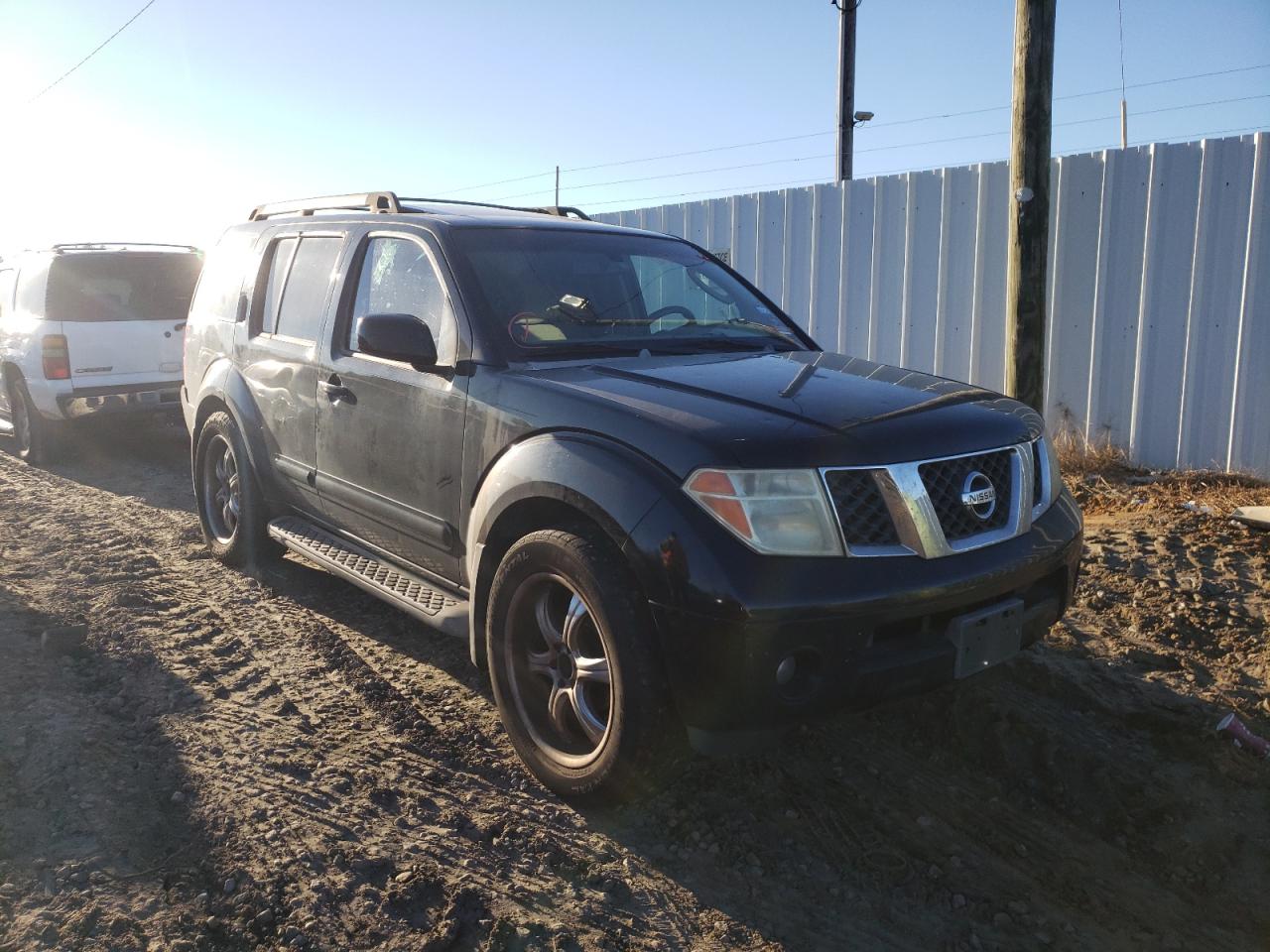 NISSAN PATHFINDER 2006 with VIN 5N1AR18UX6C680614 - Photo from auction