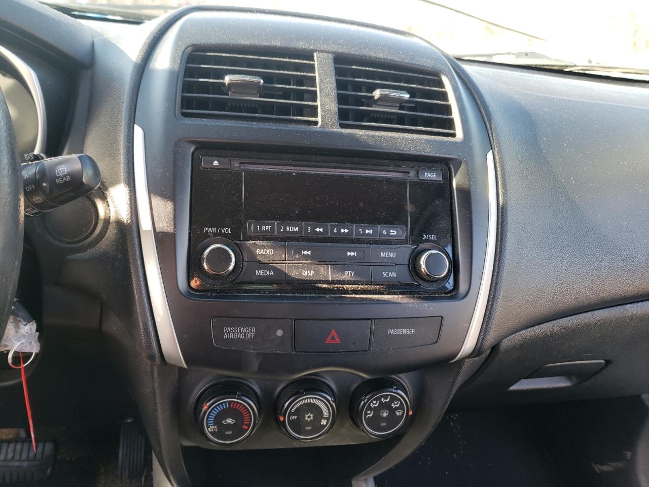 Photo 9 from auction – 2014 MITSUBISHI OUTLANDER with VIN 4A4AR3AUXEE006162