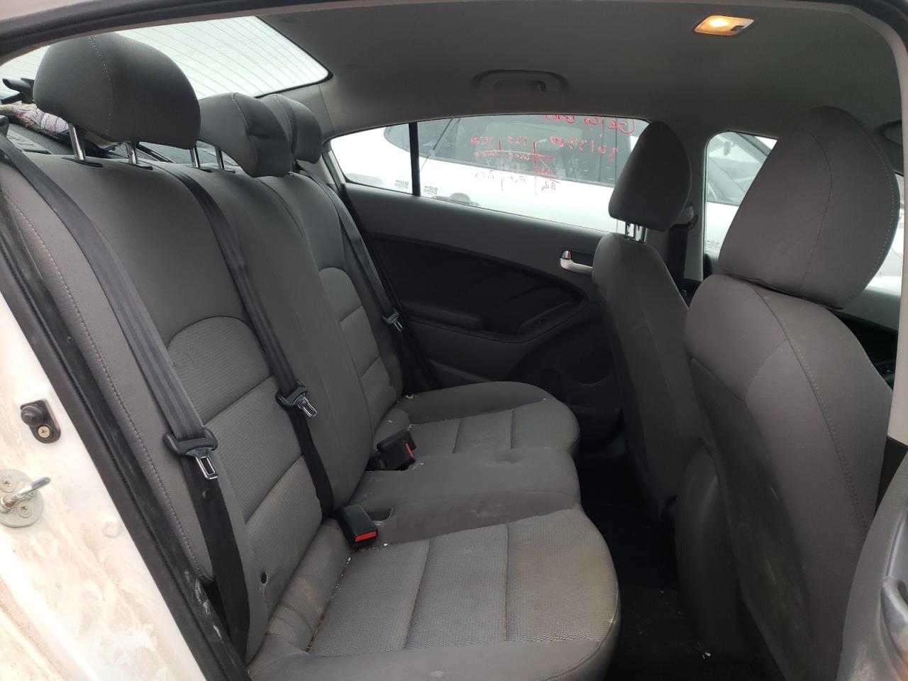 Photo 6 from auction – 2017 KIA FORTE LX with VIN 3KPFK4A72HE071839