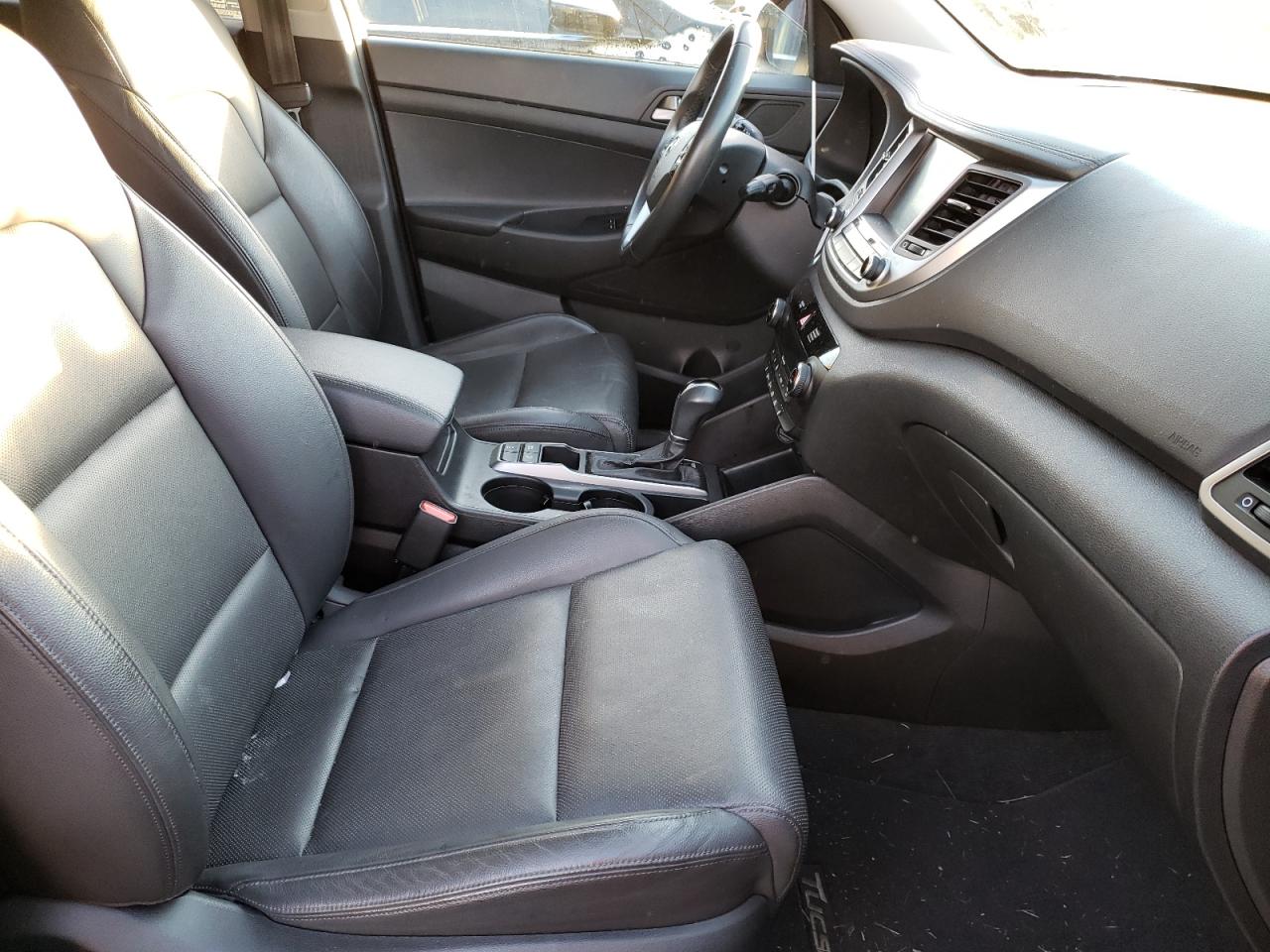 Photo 5 from auction – 2016 HYUNDAI TUCSON LIM with VIN KM8J3CA28GU169565