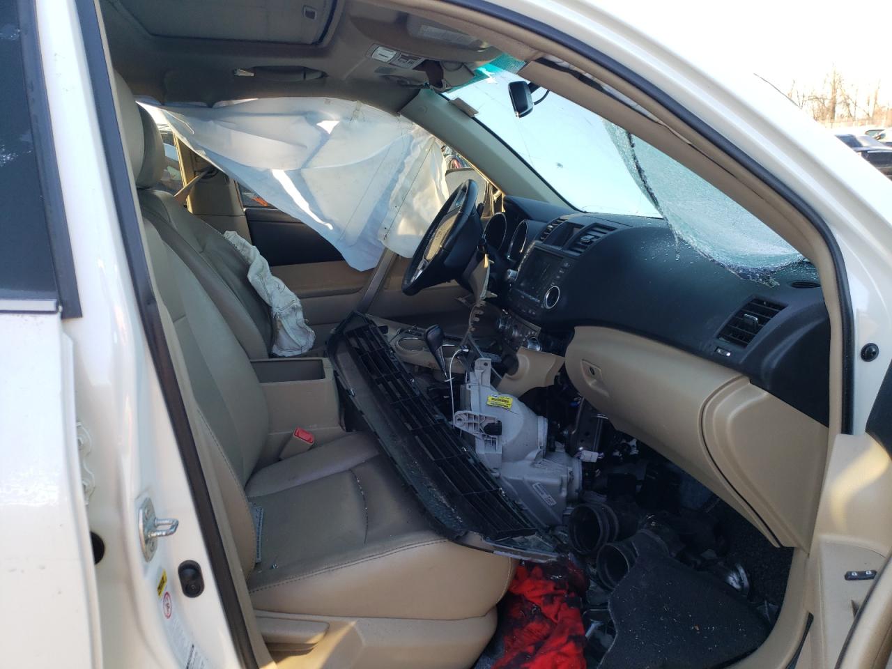 Photo 5 from auction – 2011 TOYOTA HIGHLANDER with VIN 5TDBK3EH8BS059297