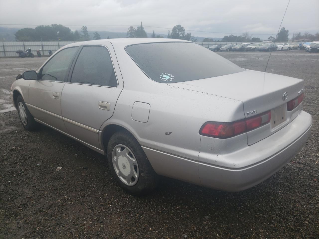 Photo 3 from auction – 1998 TOYOTA CAMRY CE with VIN 4T1BG22K3WU328086