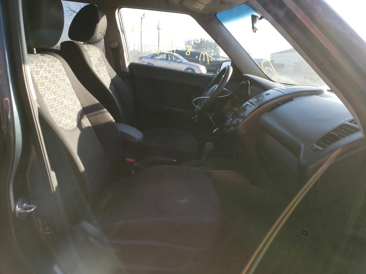 Photo 5 from auction – 2011 KIA SOUL + with VIN KNDJT2A26B7201578