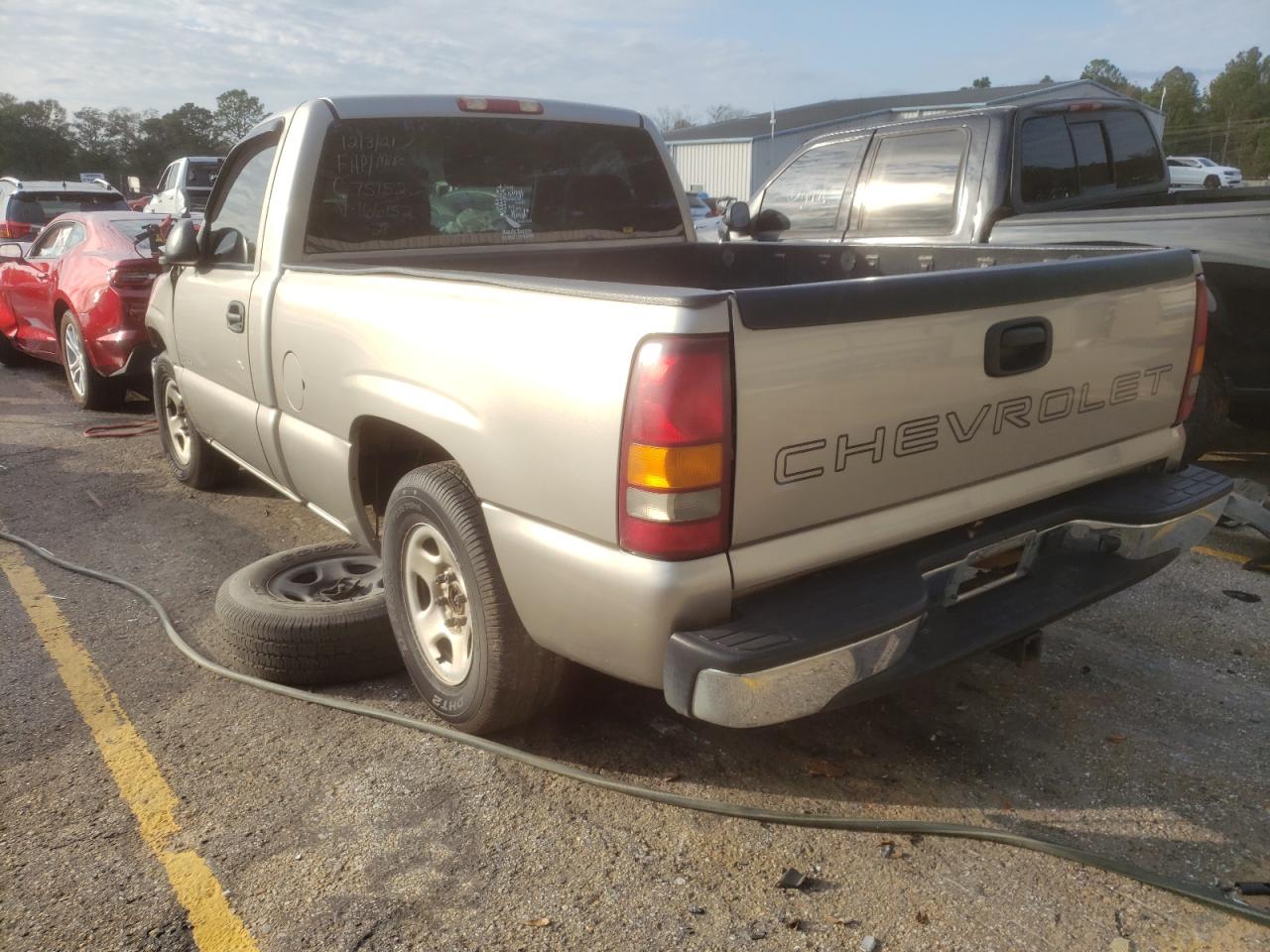 Photo 3 from auction – 2002 CHEVROLET SILVERADO with VIN 1GCEC14V72Z166152