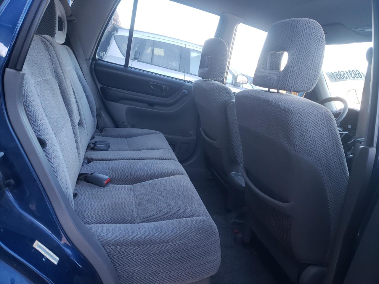 Photo 6 from auction – 1998 HONDA CR-V with VIN JHLRD2845WC008328