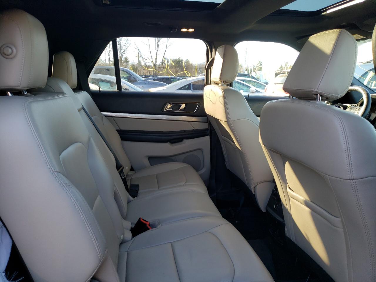 Photo 6 from auction – 2018 FORD EXPLORER X with VIN 1FM5K8D80JGB69681