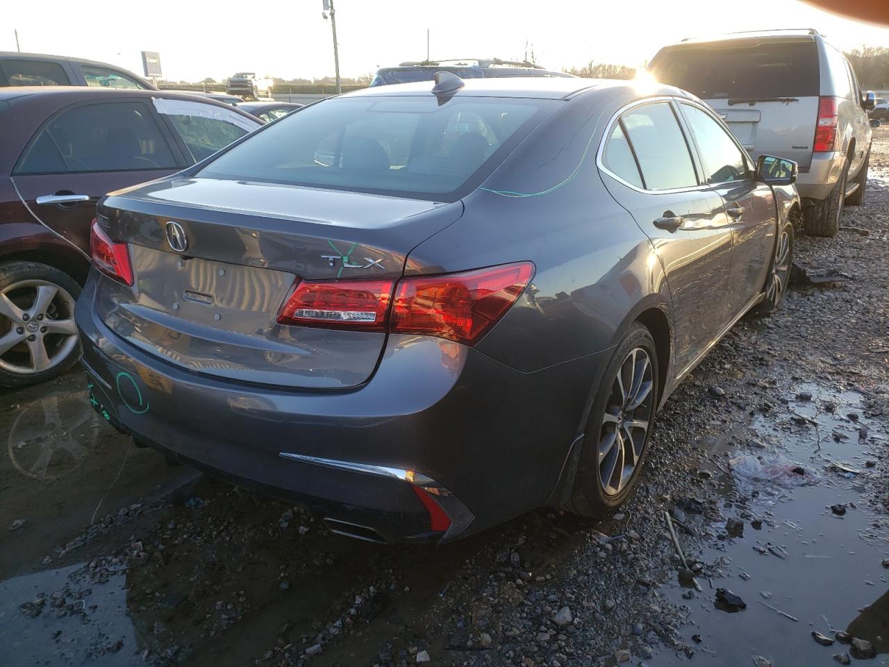 Photo 4 from auction – 2018 ACURA TLX with VIN 19UUB2F33JA011287