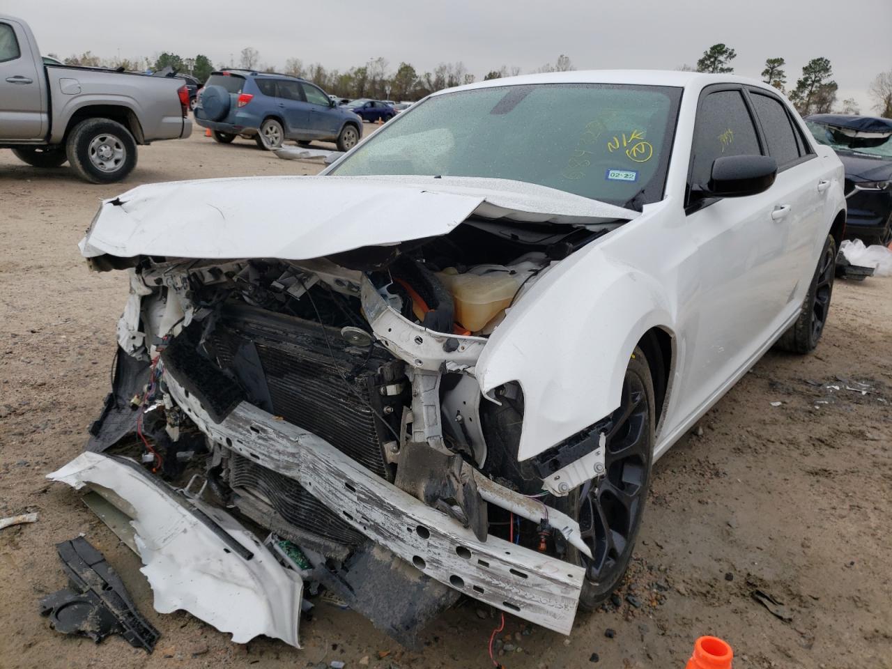 Photo 2 from auction – 2019 CHRYSLER 300 TOURIN with VIN 2C3CCAAG0KH683102