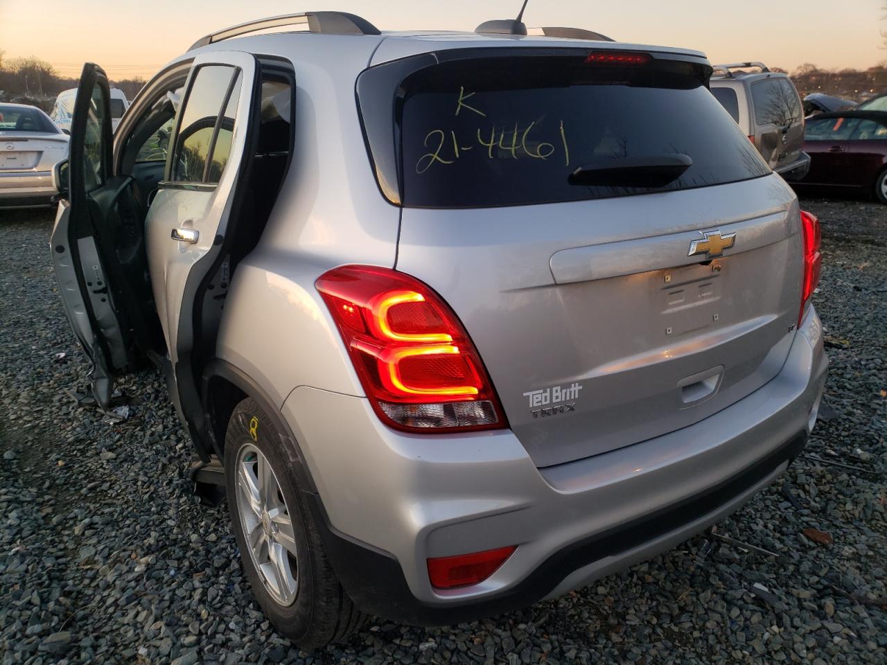 Photo 3 from auction – 2019 CHEVROLET TRAX 1LT with VIN KL7CJLSB0KB846014