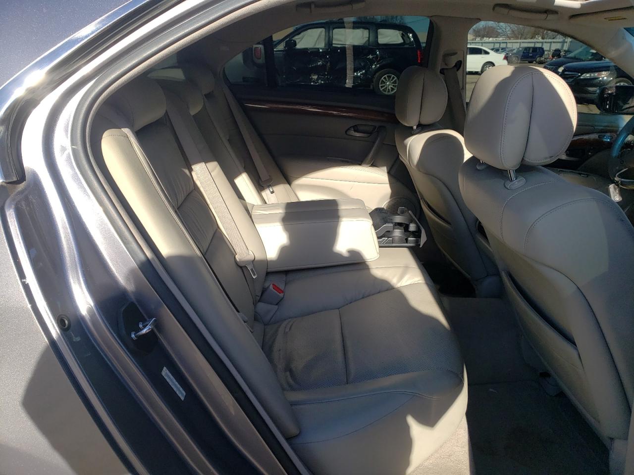 Photo 6 from auction – 2005 ACURA RL with VIN JH4KB16505C007286