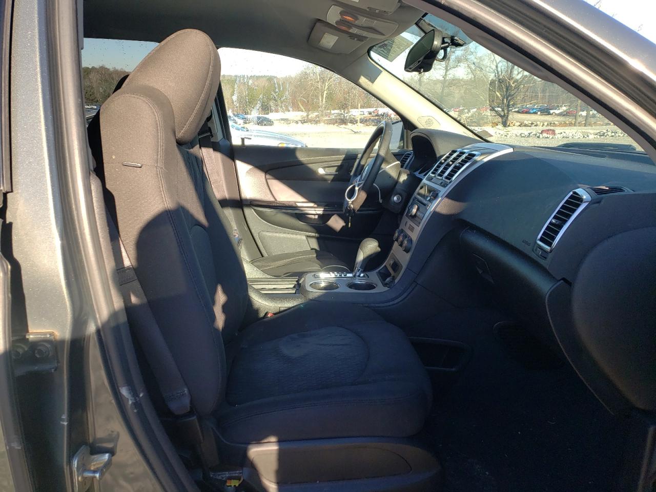 Photo 5 from auction – 2011 GMC ACADIA SLE with VIN 1GKKRNED7BJ243068